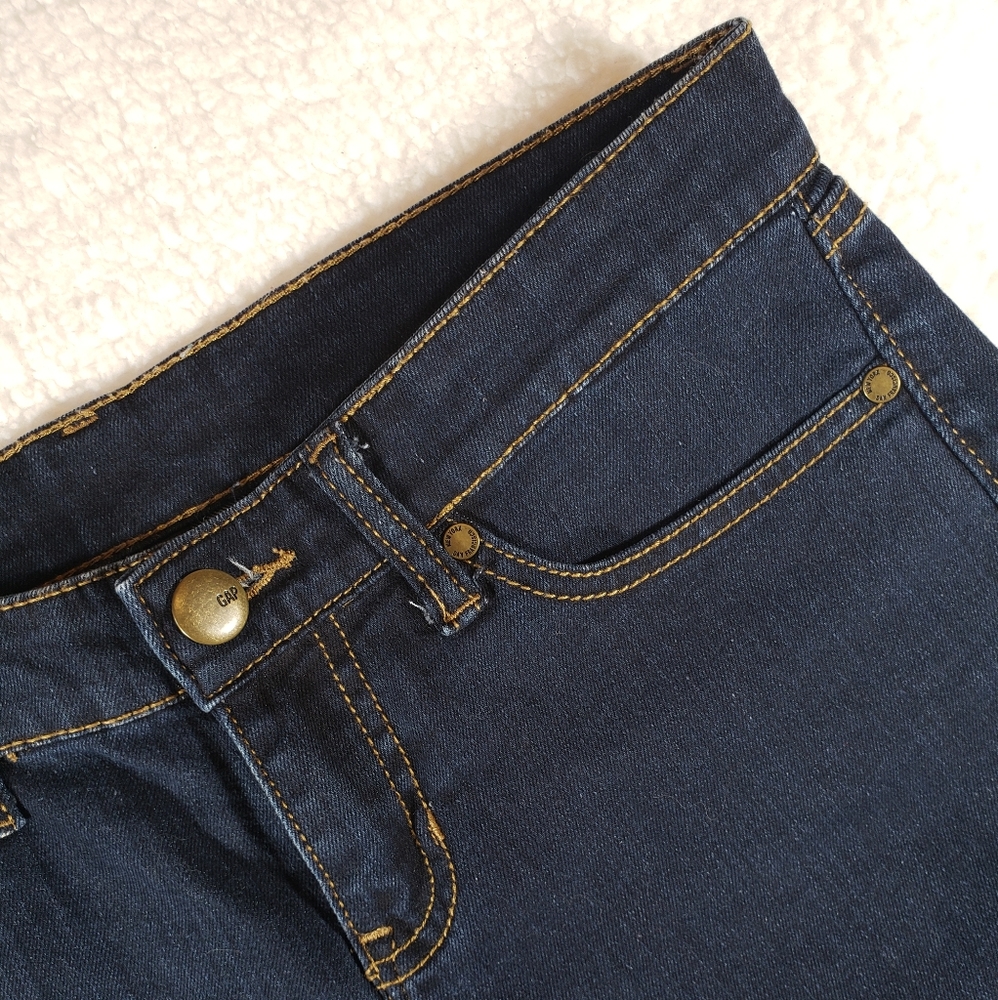 Gap Women’s Midrise Dark Wash Jeans sz 2/26R